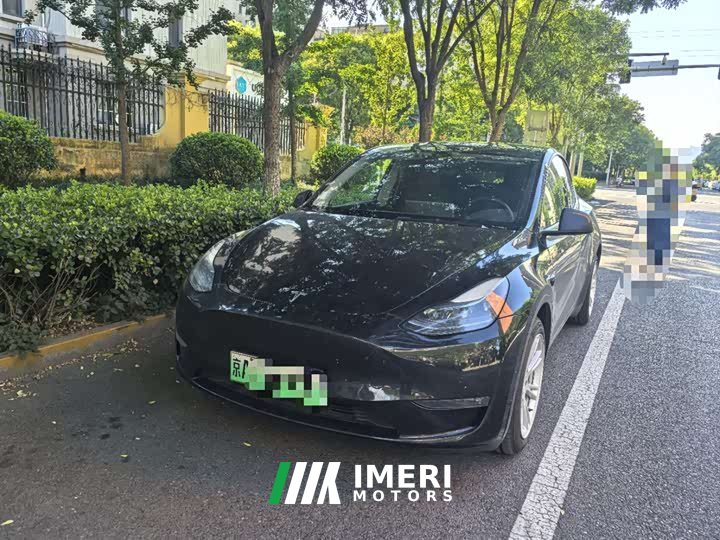 Tesla Model Y Standard Range RWD