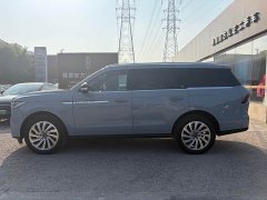 Lincoln Navigator 3.5T Presidential Edition - ფოტო 3