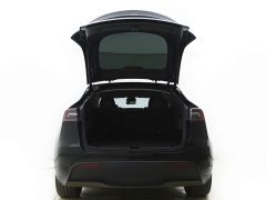 Tesla Model Y Rear-Wheel Drive - ფოტო 6