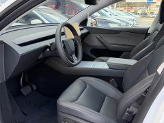 Tesla Model Y Rear-Wheel Drive - ფოტო 3