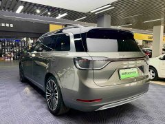 AITO M9 Extended Range Ultra 42kWh 6-Seater - ფოტო 13