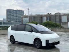 Li Auto MEGA Home Family Edition - ფოტო 3