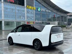 Li Auto MEGA Home Family Edition - ფოტო 4