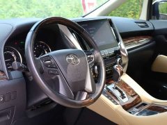 Toyota Alphard 2021 Hybrid 2.5L Luxury - ფოტო 14