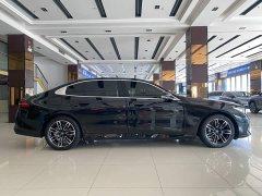 BMW 5 Series 530Li Premier M Sport Package - ფოტო 4