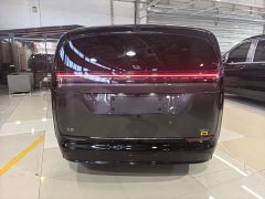 Li Auto MEGA 2025 Home Family Edition - ფოტო 14