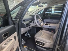 Li Auto MEGA 2025 Home Family Edition - ფოტო 3