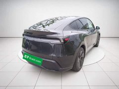 Tesla Model Y Rear-Wheel Drive - ფოტო 4