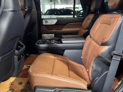 Lincoln Navigator 2022 3.5T Prestige Edition - ფოტო 16