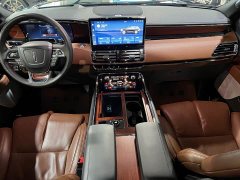 Lincoln Navigator 2022 3.5T Prestige Edition - ფოტო 18