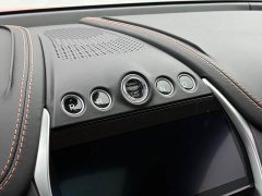 Aston Martin DBX 2020 4.0T V8 - ფოტო 15