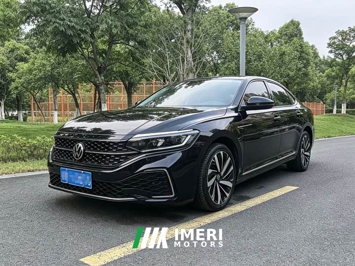 Volkswagen Passat 330TSI Starry Sky Luxury Edition - ავტომობილი ჩინეთიდან