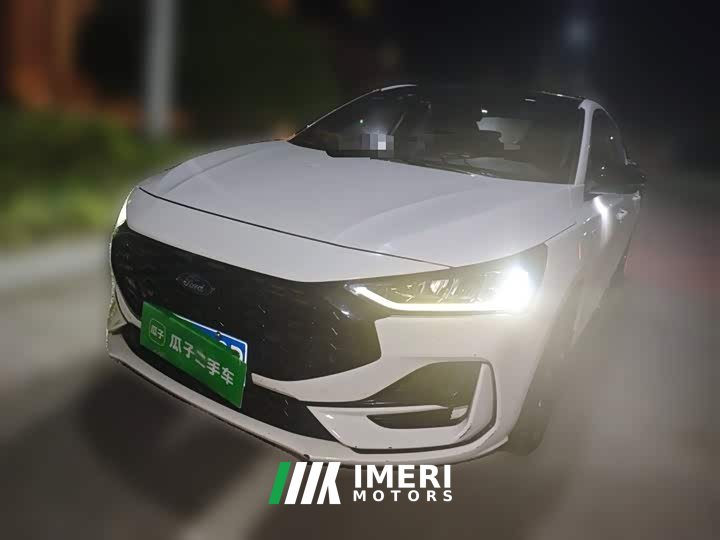 Ford Focus Sedan EcoBoost 180 Automatic ST Line - ავტომობილი ჩინეთიდან