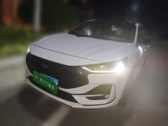 Ford Focus Sedan EcoBoost 180 Automatic ST Line - ფოტო 1