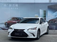 Lexus ES 200 Excellence Edition - ფოტო 1