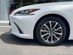 Lexus ES 200 Excellence Edition - ფოტო 7