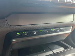 Lexus UX New Energy 2020 300e Pure Enjoyment Edition - ფოტო 14