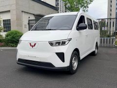Wuling Yangguang 300km Comfort Passenger Van 60kW - ფოტო 1