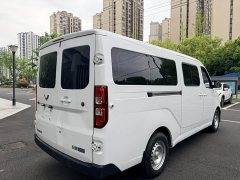 Wuling Yangguang 300km Comfort Passenger Van 60kW - ფოტო 9