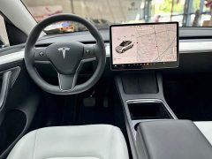 Tesla Model Y Rear-Wheel Drive - ფოტო 5