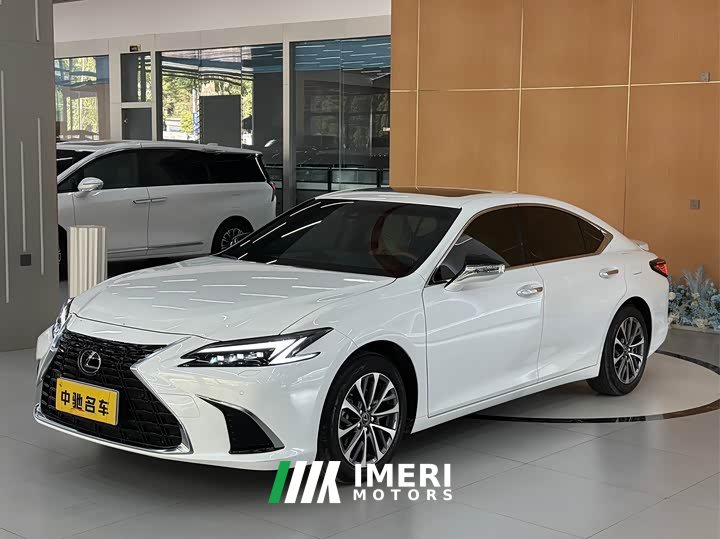 Lexus ES 200 Premium Edition