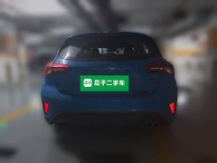Ford Focus Hatchback EcoBoost 180 Automatic S - ფოტო 3