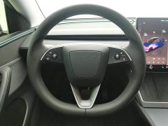 Tesla Model Y Rear-Wheel Drive - ფოტო 15