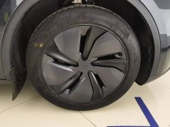 Tesla Model Y Rear-Wheel Drive - ფოტო 6