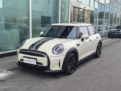 BMW MINI 2023 1.5T ONE 5-Door - ფოტო 1