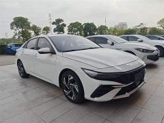 Hyundai Elantra 2023 1.5L CVT Luxury - ფოტო 2