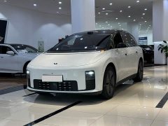 Li Auto i8 2025 Standard Edition - ფოტო 1
