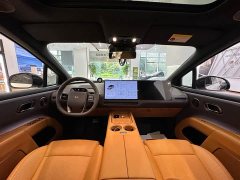 Li Auto i8 2025 Standard Edition - ფოტო 7