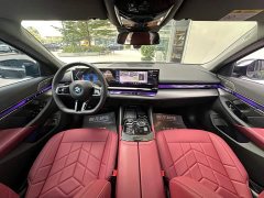 BMW 5 Series 530Li Premier M Sport Package - ფოტო 6