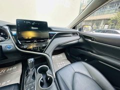 Toyota Camry Hybrid Luxury - ფოტო 13