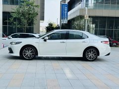 Toyota Camry Hybrid Luxury - ფოტო 4