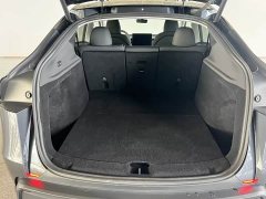 Tesla Model Y Rear-Wheel Drive - ფოტო 13