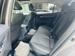Toyota Camry Hybrid 2.5L HGVP Leading Edition - ფოტო 12