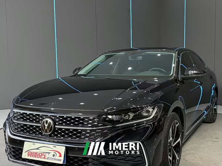 Volkswagen Passat 330TSI Starry Sky Elite