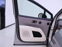 Li Auto i8 2025 Standard Edition - ფოტო 18