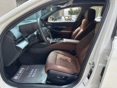 BMW 5 Series 530Li Premier M Sport Package - ფოტო 11