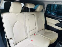 Toyota Highlander Hybrid 2.5L AWD Premium 7-Seater - ფოტო 8