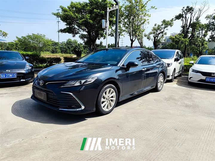 Toyota Camry 2.0G Luxury
