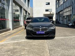 BMW 5 Series 530Li Luxury M Sport Package - ფოტო 2