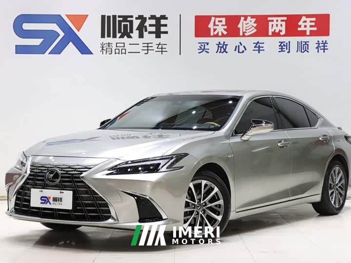 Lexus ES 200 Premium Edition