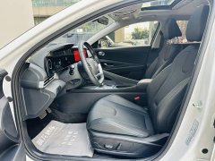Hyundai Elantra 2023 1.5L CVT Luxury - ფოტო 10