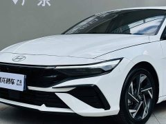 Hyundai Elantra 2023 1.5L CVT Luxury - ფოტო 18