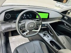 Hyundai Elantra 2023 1.5L CVT Luxury - ფოტო 8