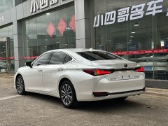 Lexus ES 200 Premium Edition - ფოტო 3