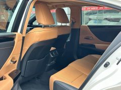 Lexus ES 200 Premium Edition - ფოტო 6