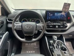 Toyota Highlander 2023 2.5L Smart Hybrid Dual Engine FWD Premium 7-Seater - ფოტო 8